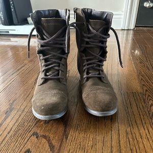 Steve madden suede combat boots hunter green